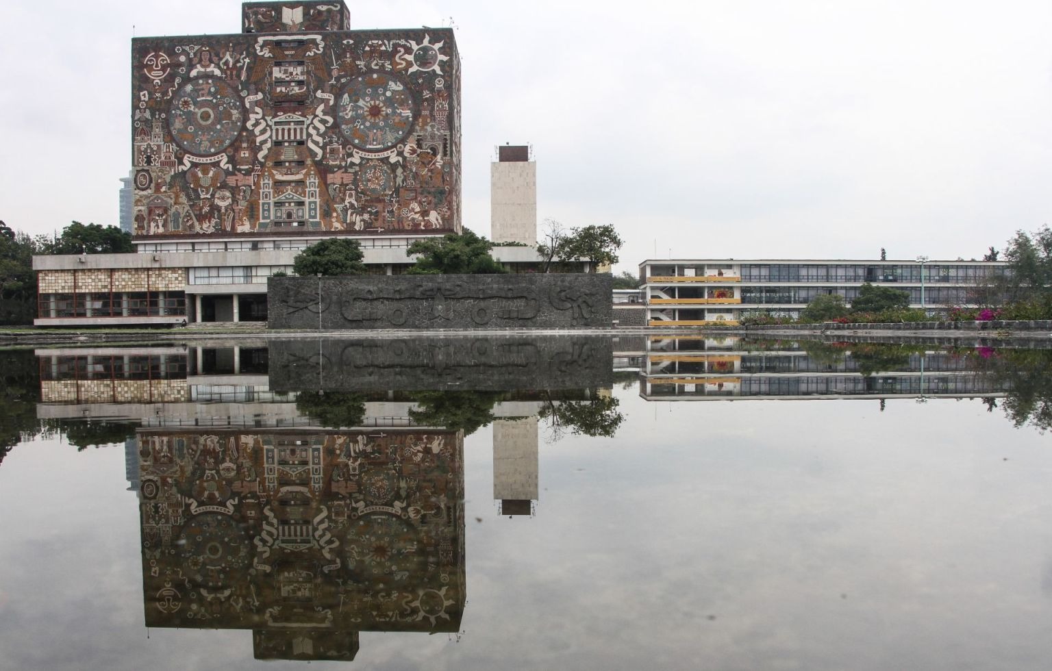 Hacienda corrige el presupuesto para la UNAM e IPN